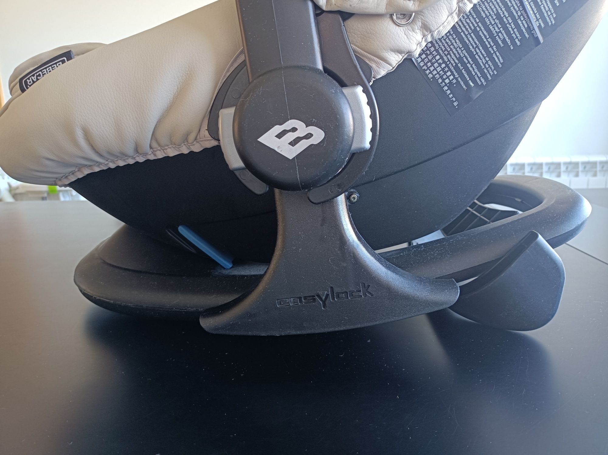 Cadeira auto tipo babycock Bebécar Easymaxi LF Isofix