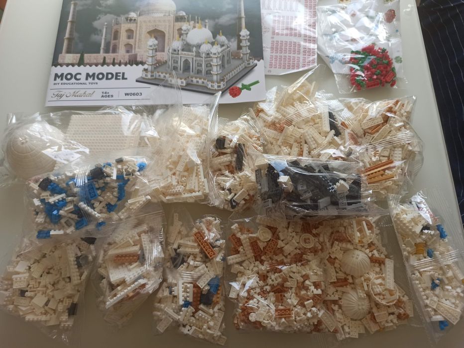 Lego museu Louvre Paris / taj mahal