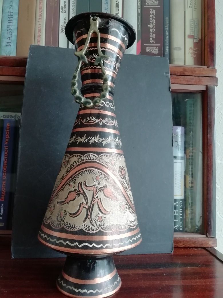 Оригинальная ваза ручной работы