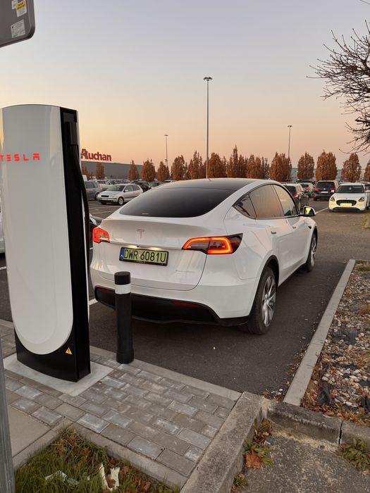 Tesla / Auto do ślubu – biała perła i luksus w nowoczesnym wydaniu!