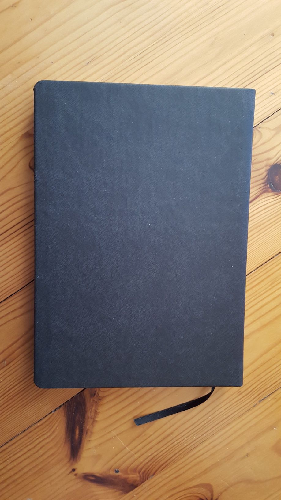 Kalendarz książkowy 2023 notatnik czarna okładka 15x21 cm z logo