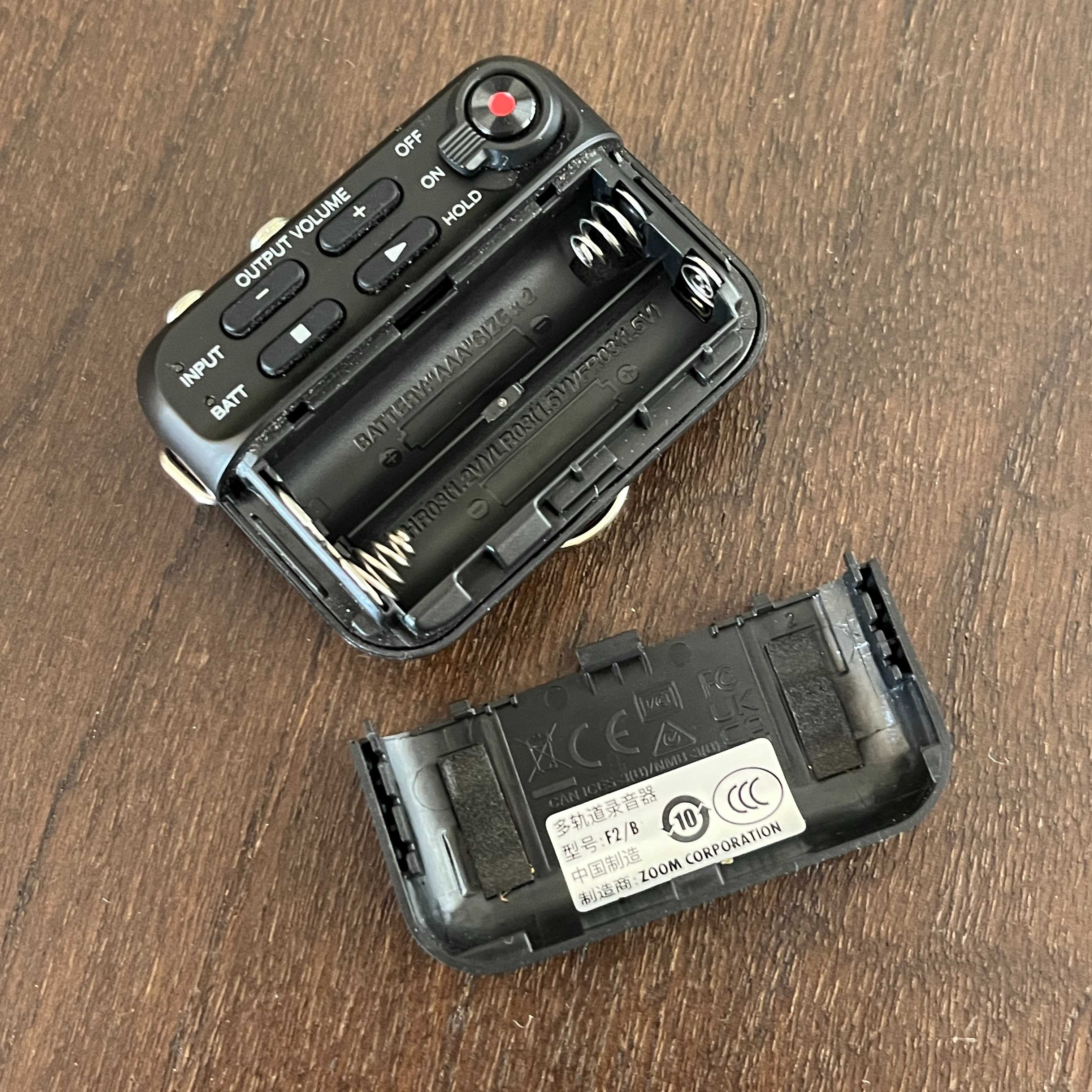 Zoom F2 + microfone de lapela LMF-2