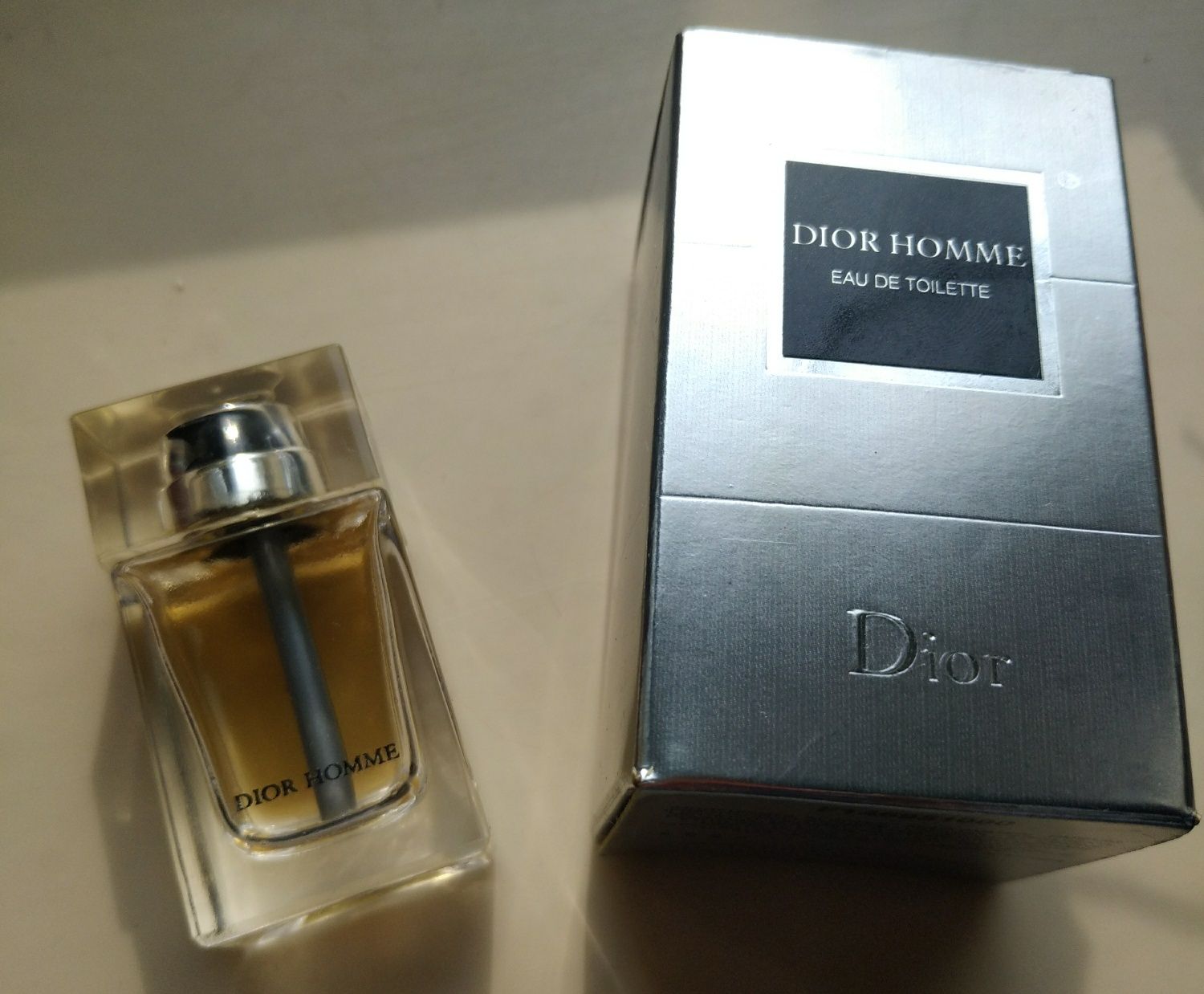 Туалетная вода DIOR HOMME. Парфюмированная  вода Camelia