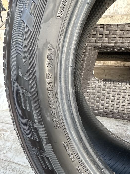 Продам автошини Bridgestone в гарному стані. Розмір 225/60 R17