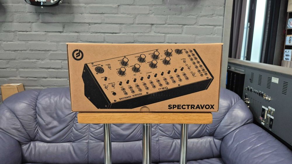 MOOG SPECTRAVOX Синтезатор аналогового моделювання