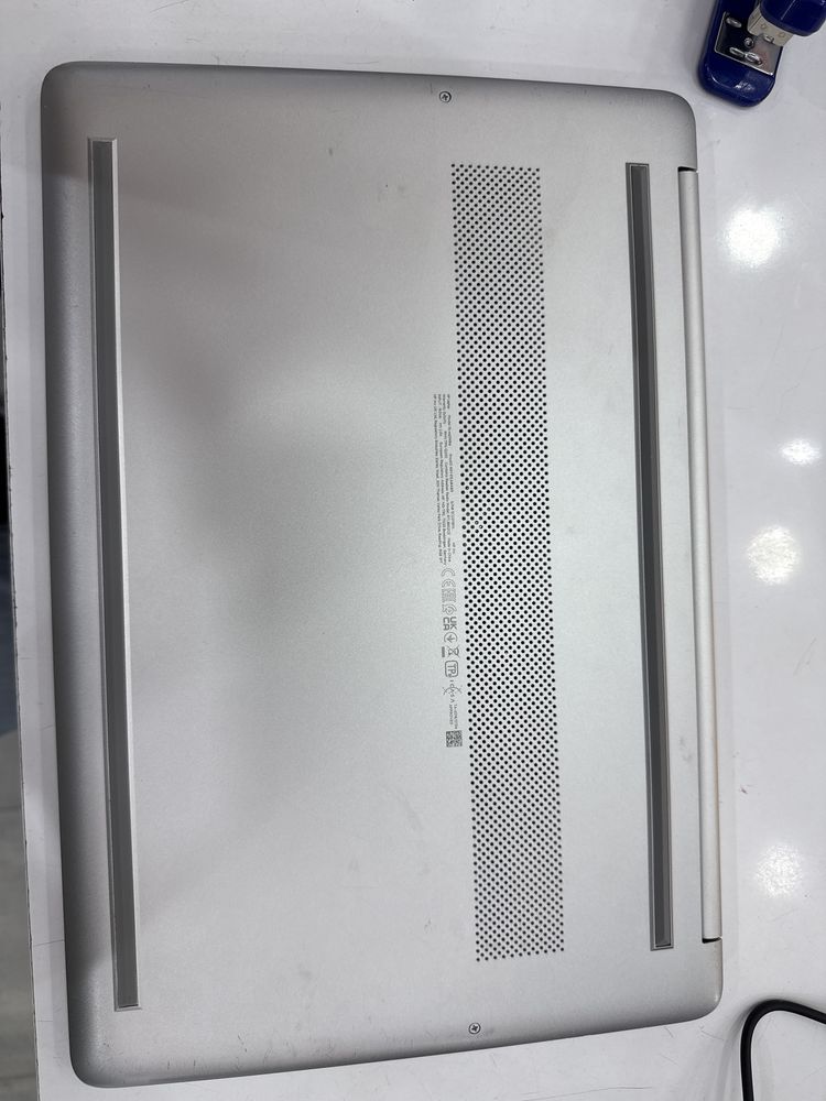 Hp 15S modelo TPN-Q230