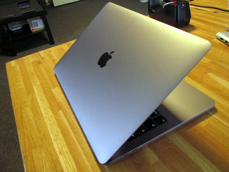 MacBook Pro 13" i5 16GB 250GB ssd A2159 laptop notebook apple (05)