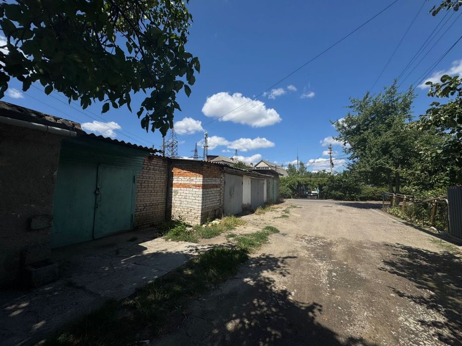 Автомобильный гараж