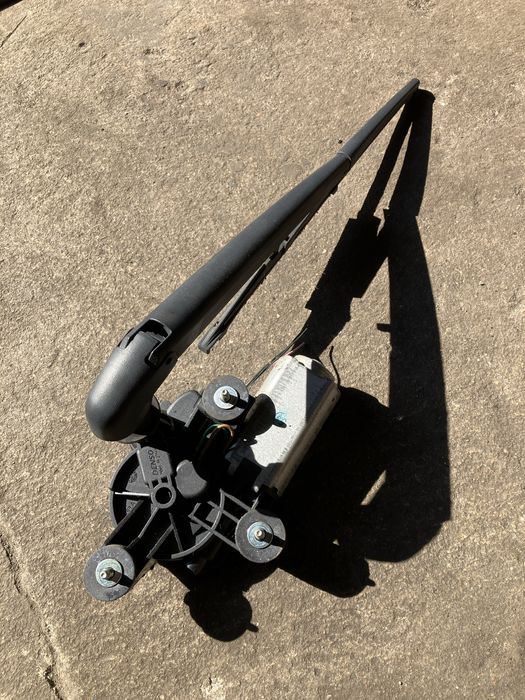 Fiat Panda - mechanizm wycieraczki tył