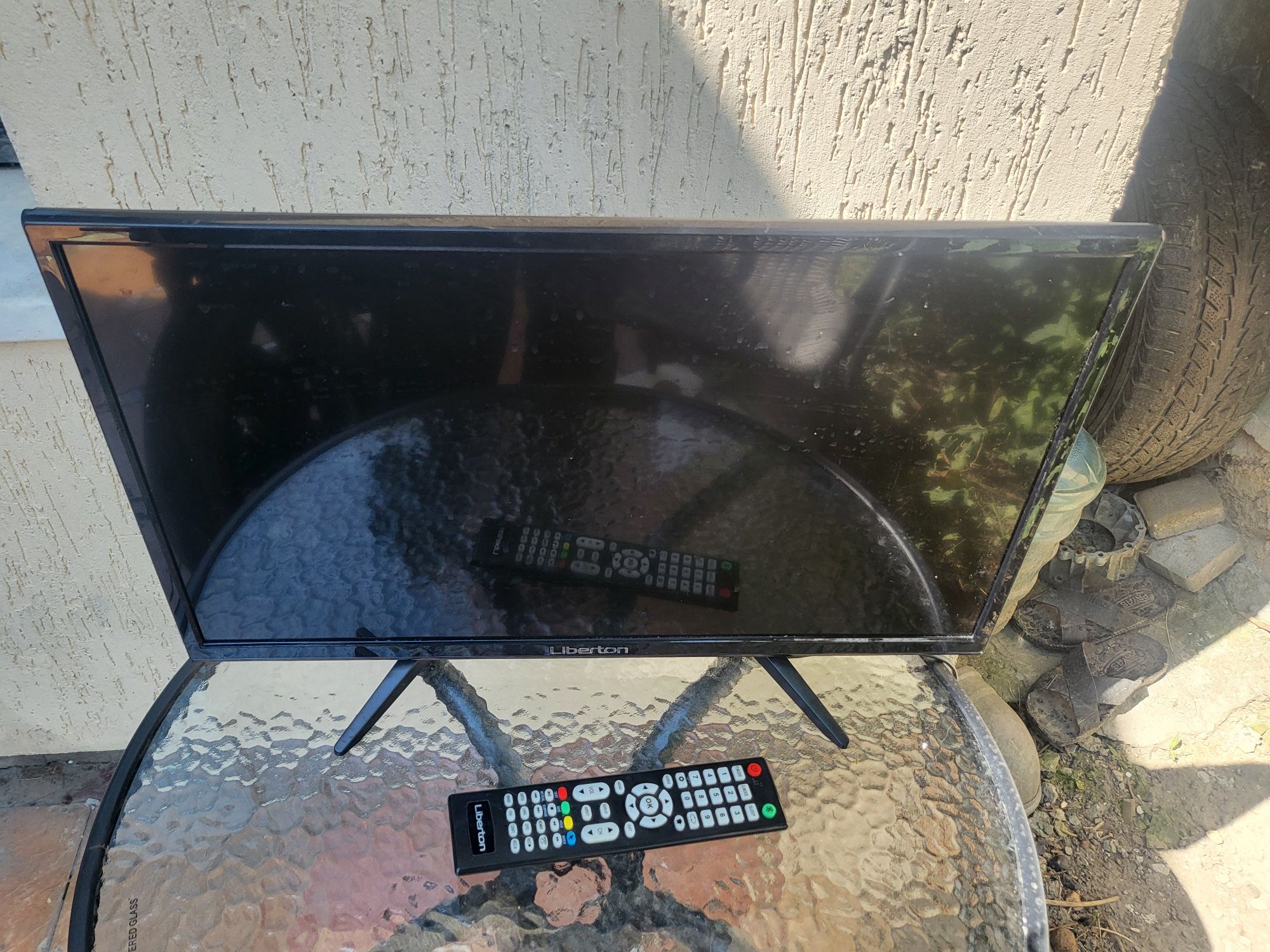 Смарт телевізор Liberton 24" (61см) з wifi та цифровим тб Т2