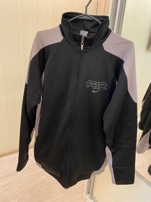 Спортивна кофта Nike