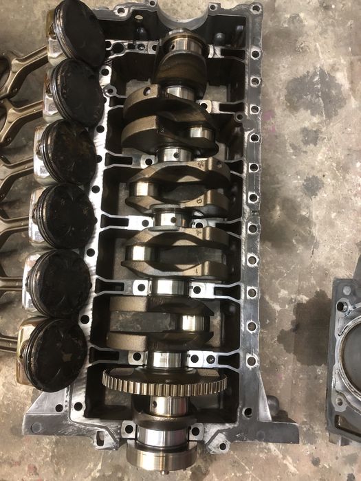 Колінвал bmw n52b30 55 шатун поршень головка мотор розпредвал e70 e60