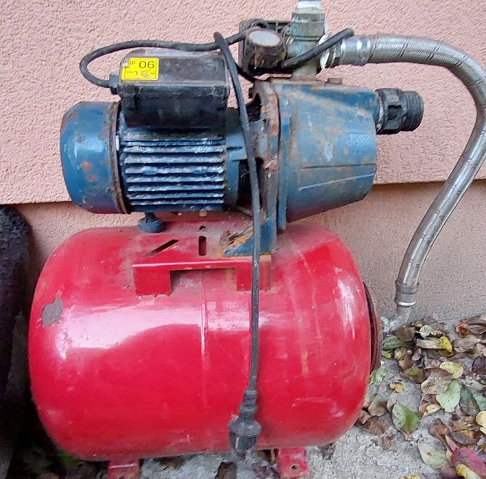 Насосна станція у зборі. Гарний стан.