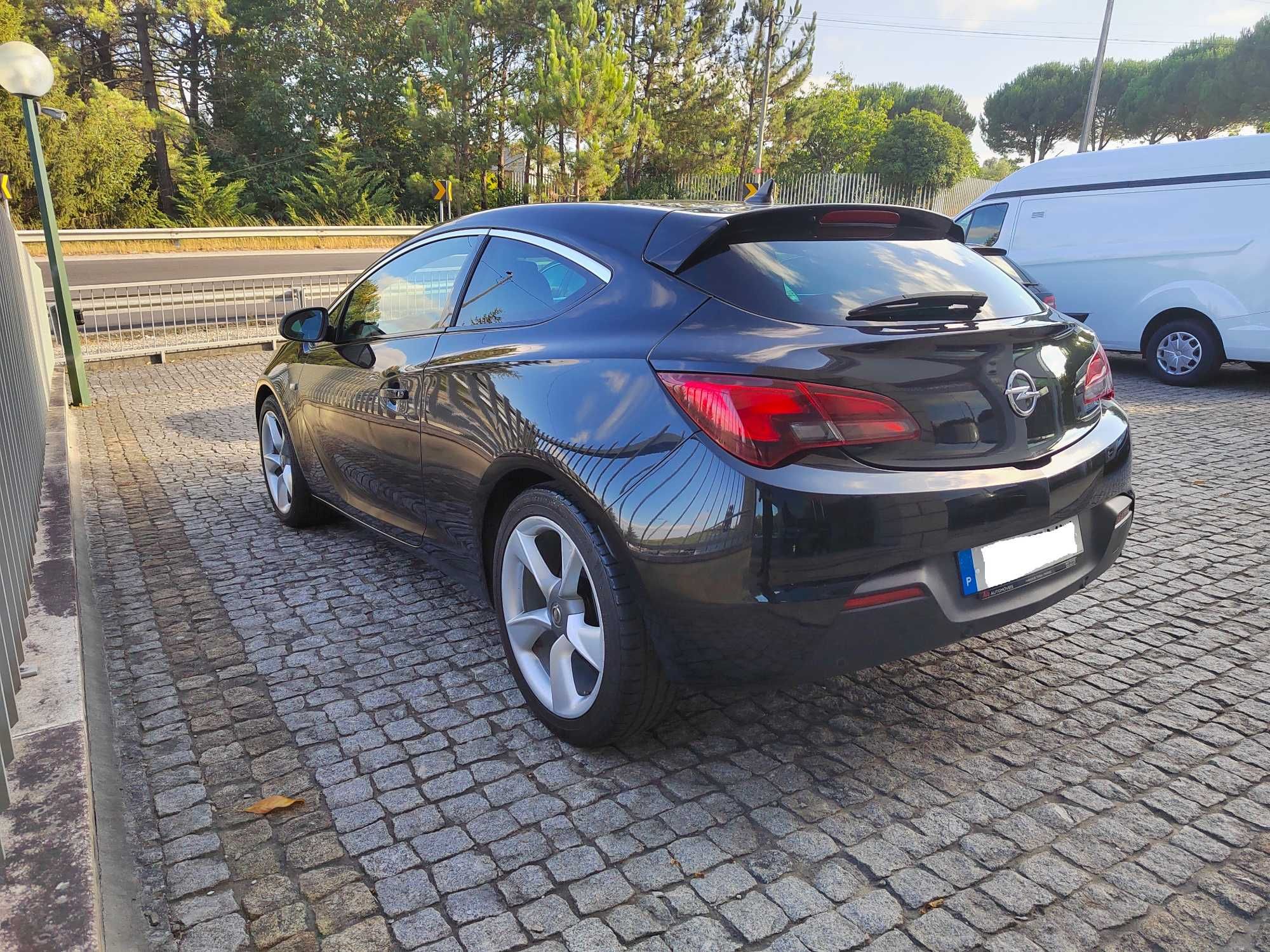Opel Astra GTC 1.6 CDTI