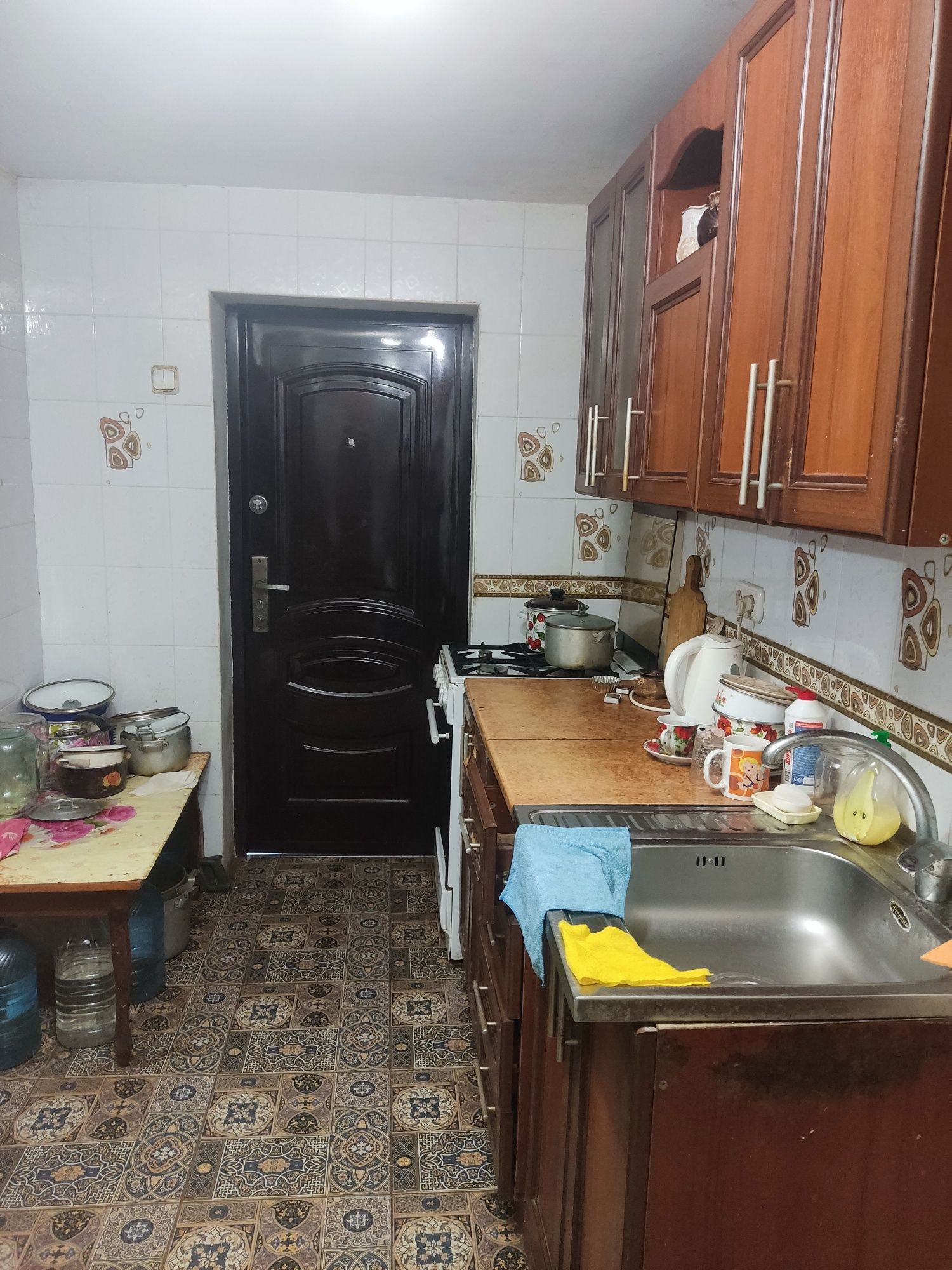 Продам будинок квартирного типу пошти у центрі Чугуїва