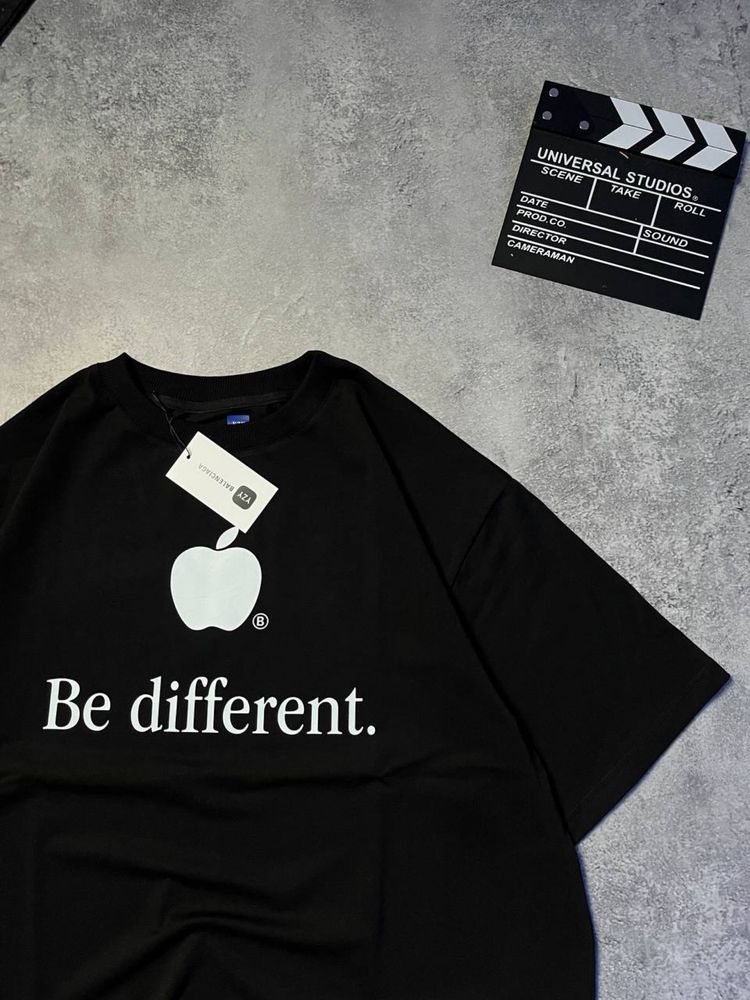 Новинка! Футболка Balenciaga "Be Different" чорна Оверсайз