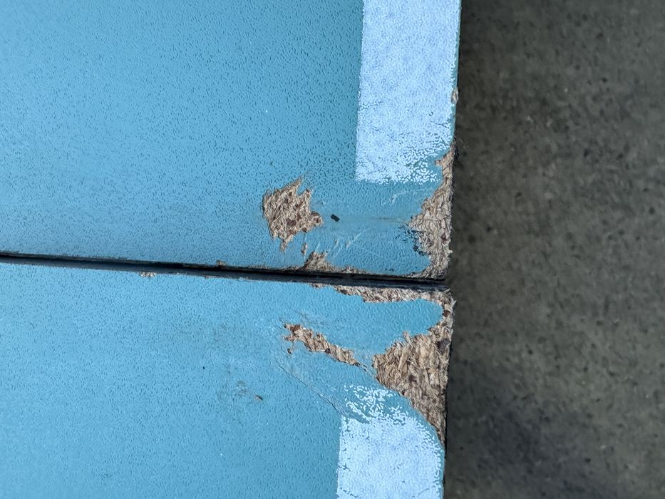 Тенісний стіл тільке поверхня з двох одиниць