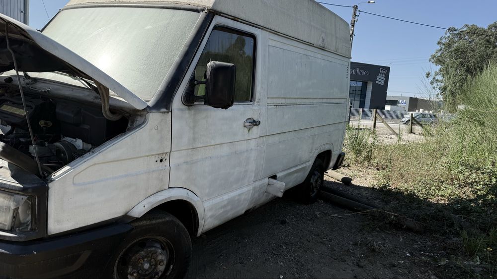 Iveco Daily 30-8 do ano de 1998 para peças.