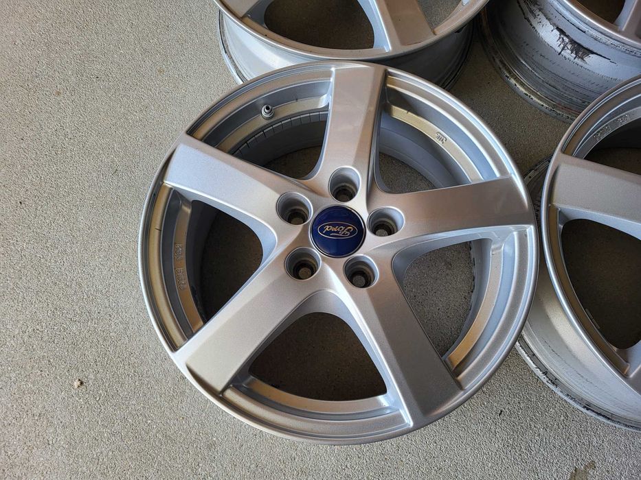 [828] Felgi aluminiowe FORD 16 Cali 5x108 Mondeo Focus C-max B-max