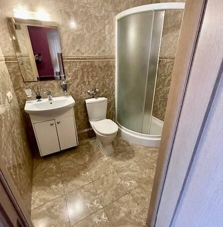 У продажі однокімнатна новобудова з ремонтом.Південно-Західний район