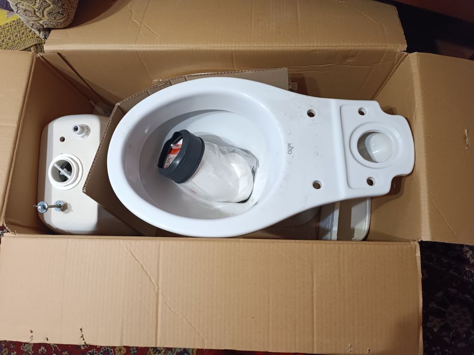 Срочно. Продам унитаз-компакт