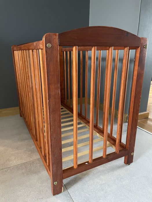 Łóżeczko drewniane  małe w bdb stanie!