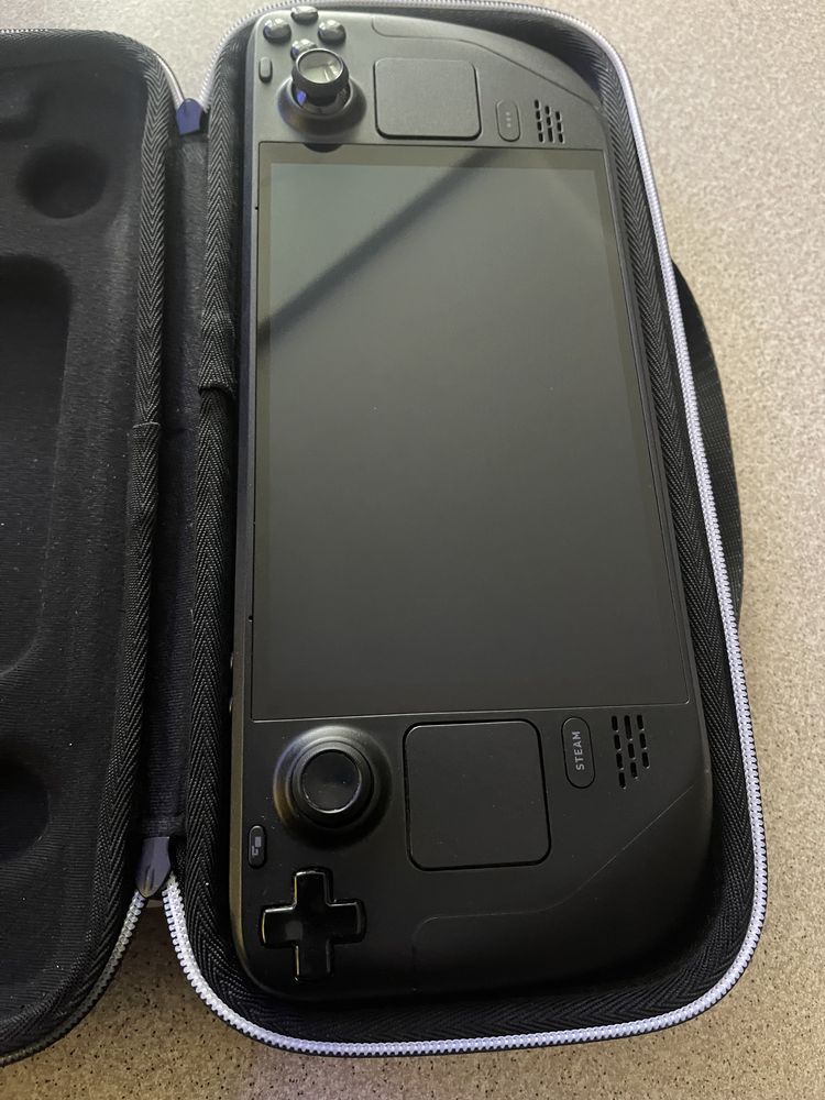 Steam deck Oled z 2025 r 512 GB Super stan