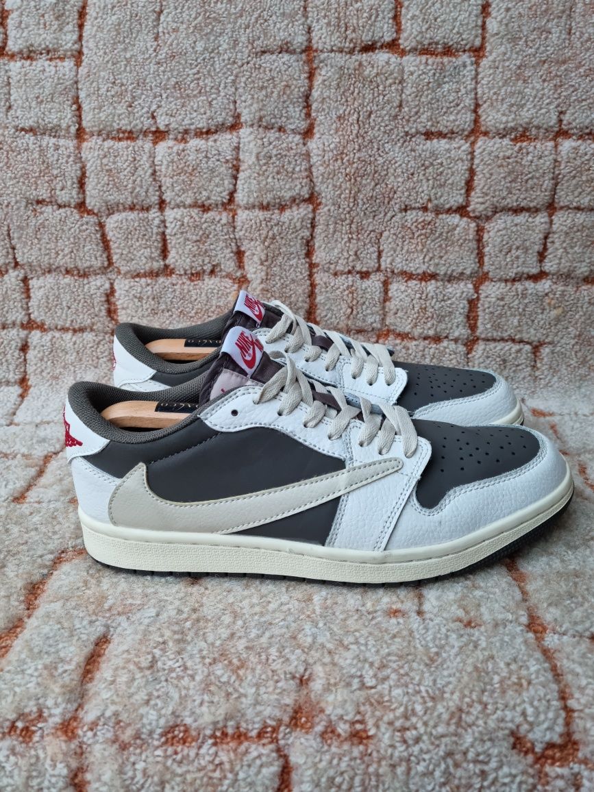 мужские кроссовки Jordan 1 Retro Low x Travis Scott Low OG