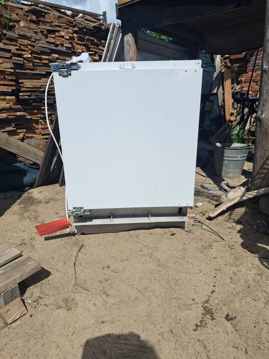 Sprzedam lodówki do zabudowy, bez zamrażarki.