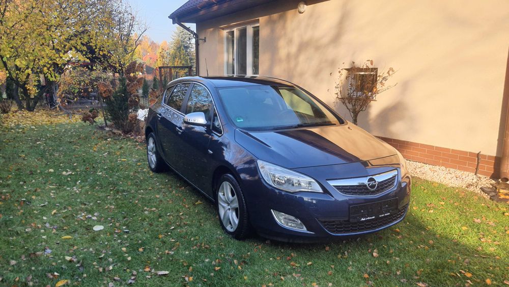 Prosto z lawety Opel Astra J 2011r. 1.4 benzyna 140KM okazja