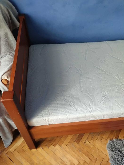 Łóżko drewniane 90x200 z materacem pojedyncze 2 materace