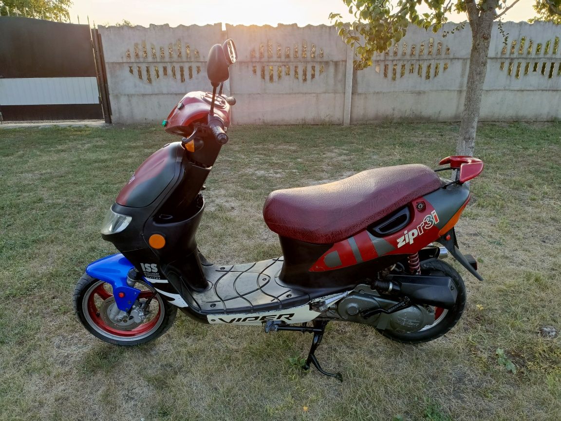 Продам скутер Viper Zipr3i