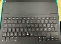 Klawiatura Logitech Slim Folio do iPada - Brakuje 1 klawisza