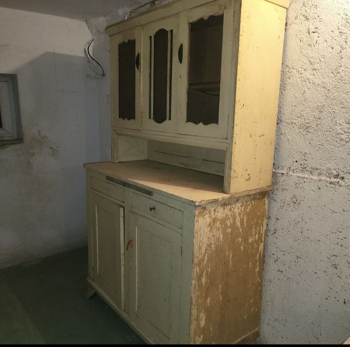 Kredens i szafka do renowacji