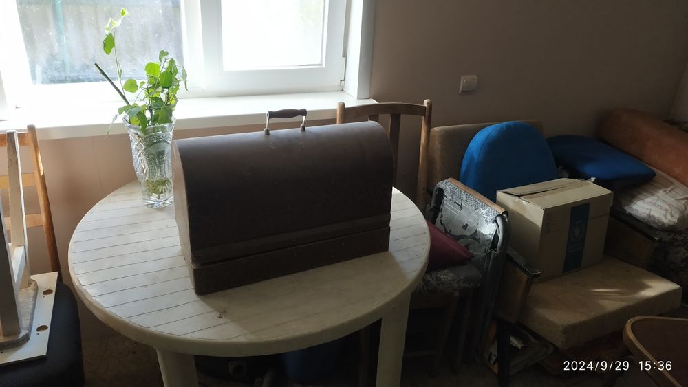 Продам две швейные машины