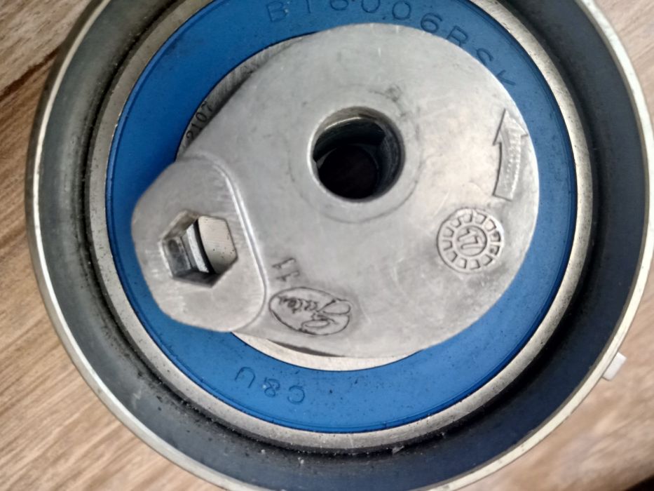 Ремінь ГРМ та натяжні ролики Volvo /Renault Safrane