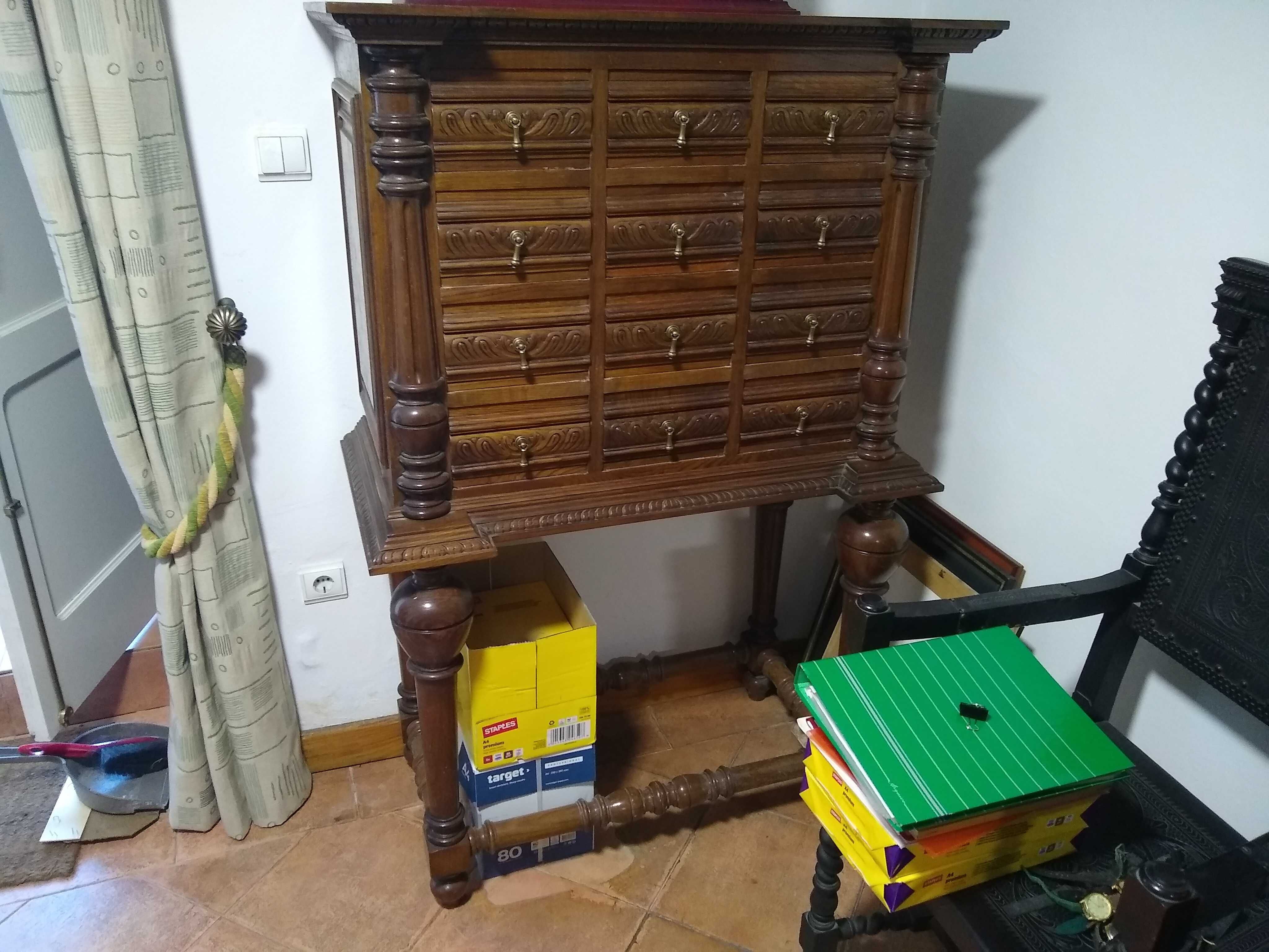 Secretária em madeira