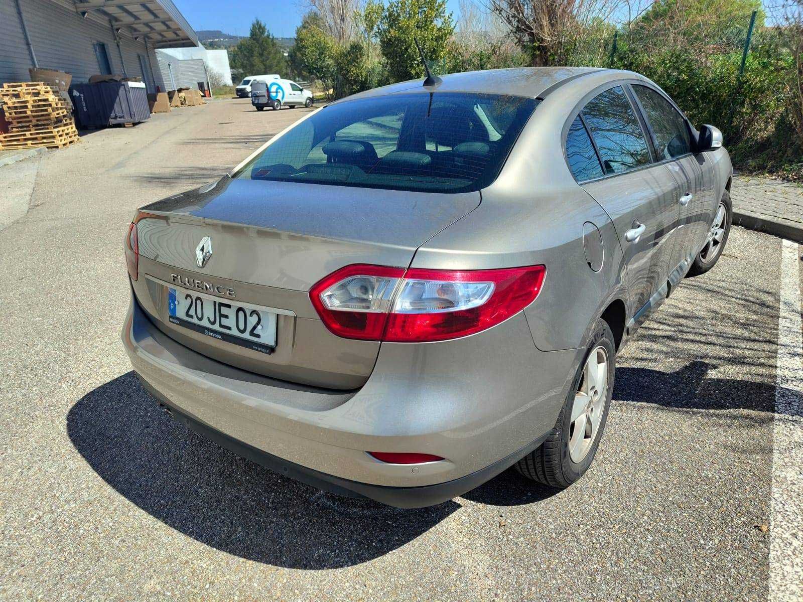 Renault Fluence 1.5 dCi  – 2010 – 230.000 km – Espaçoso e Económico