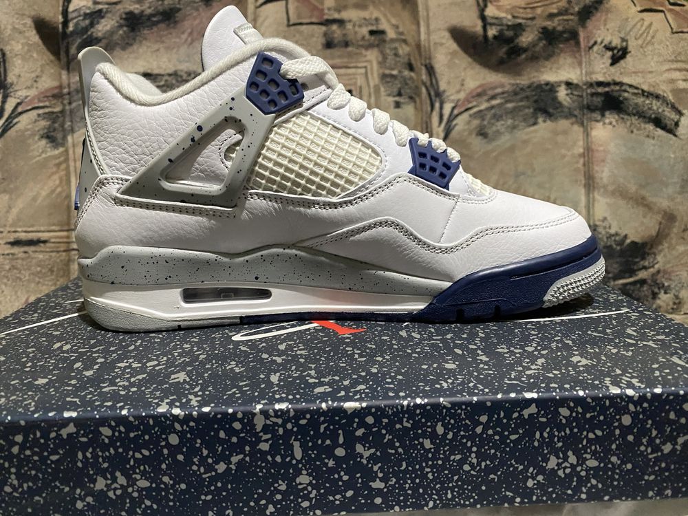 Jordan 4 Midnight Navy 40.5