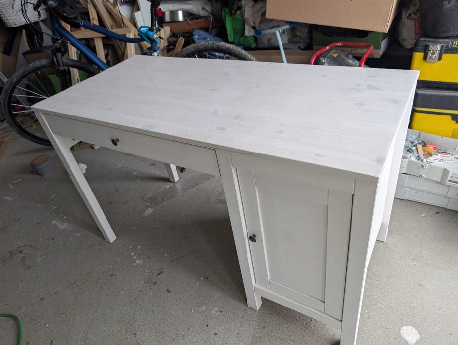 Drewniane biurko Hemnes ikea białe