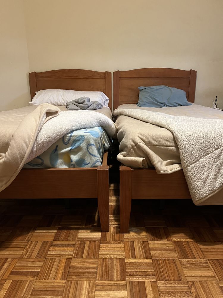 Vendo 1 cama de solteiro + colchão