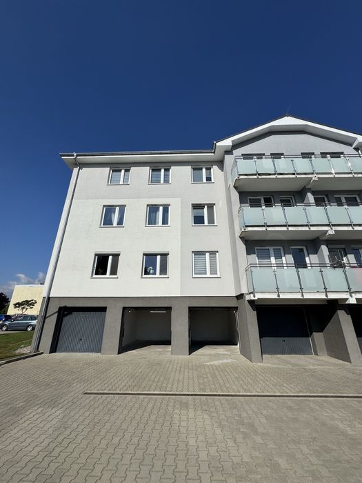 Garaż 16m2 prąd i oswitlenie meble garazowe