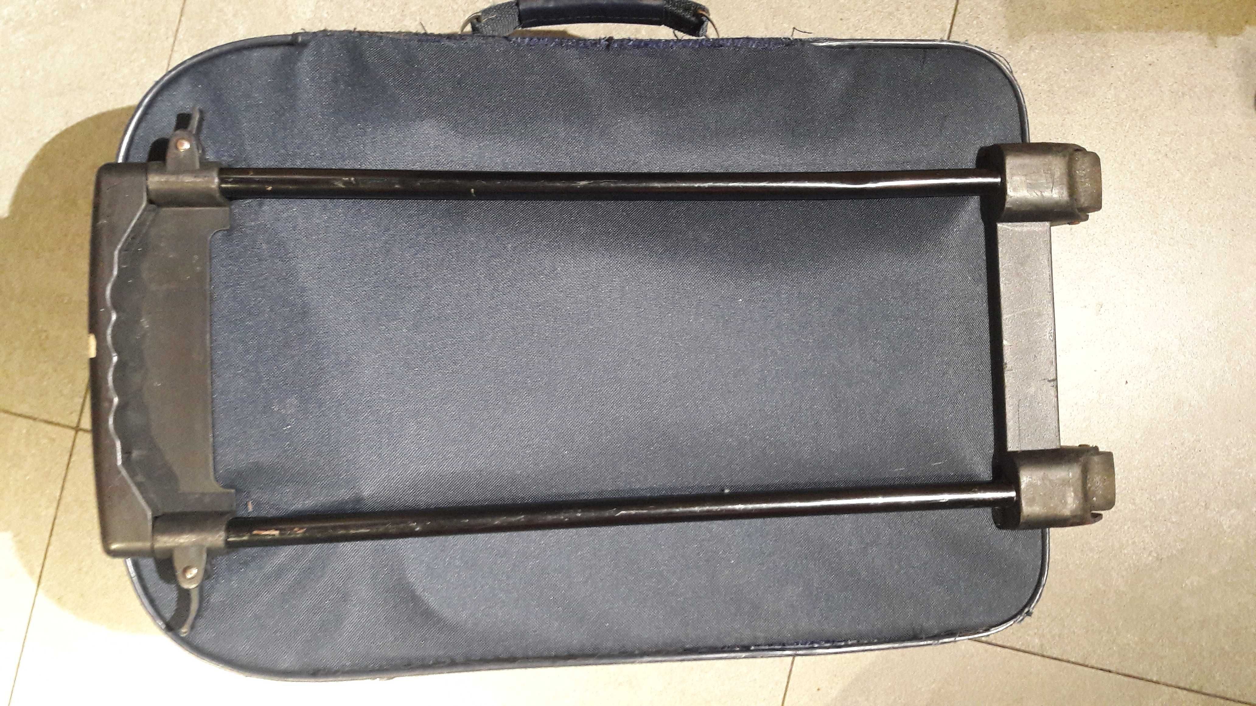 Walizka 55x38x20 mała