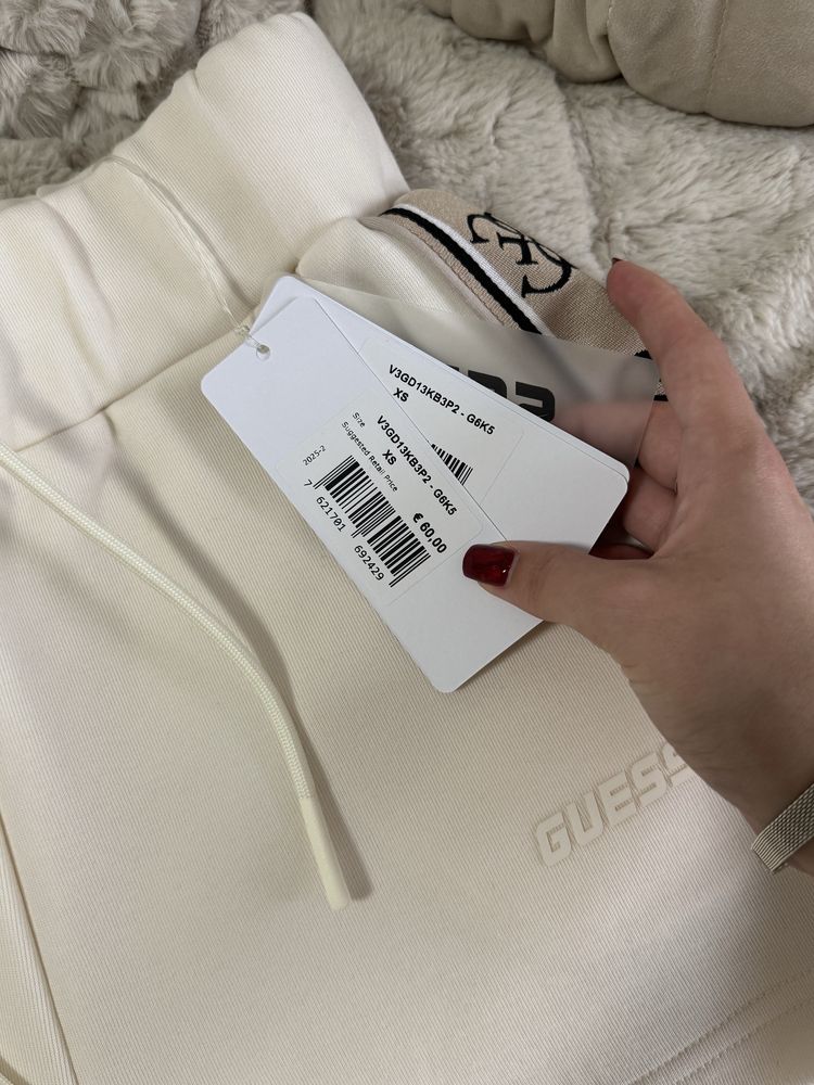 Шорти guess з лямпасами XS жіночі