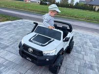 Jeep TOYOTA HILLUX dla dzieci! Autko 4x4 elektryczne