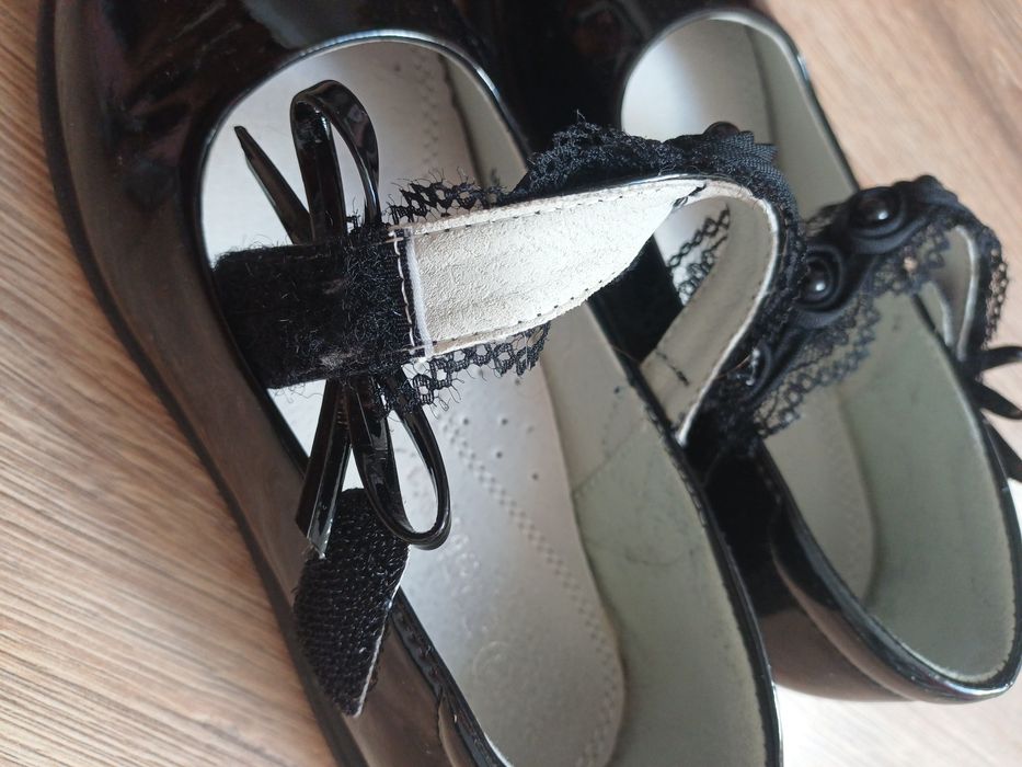 Balerinki, lakierki, półbuty na rzep r.32 dziewczynka