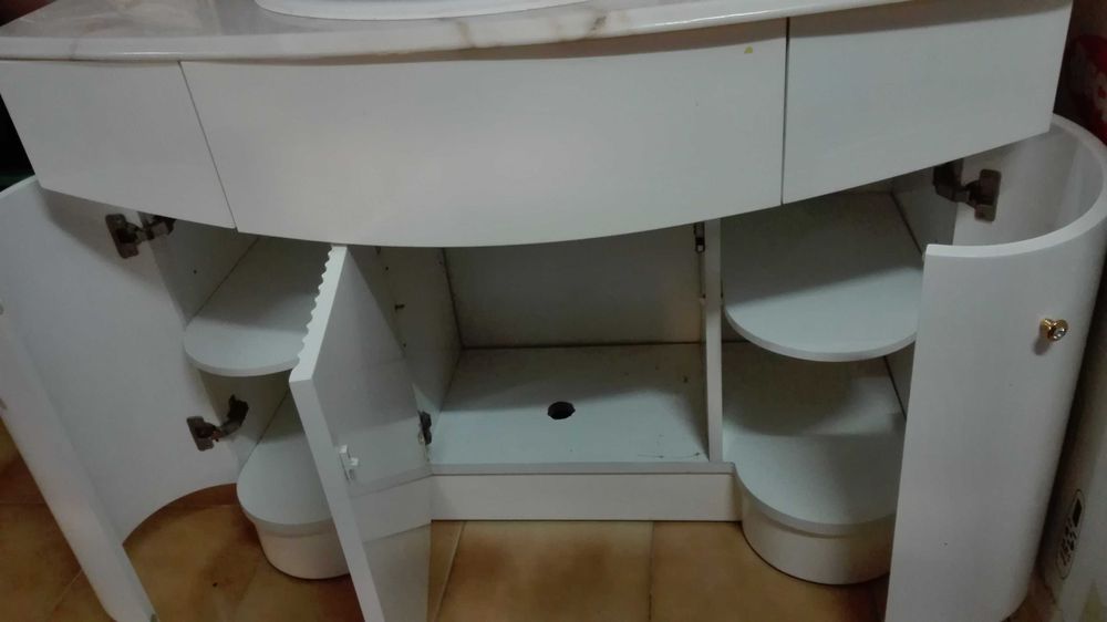 LAVATORIO Com Bancada e Armário