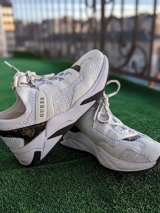 Брендові кросівки  Guess оригінал