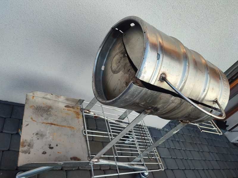 Grill węglowy ze stali kwasoodpornej własnej produkcji .