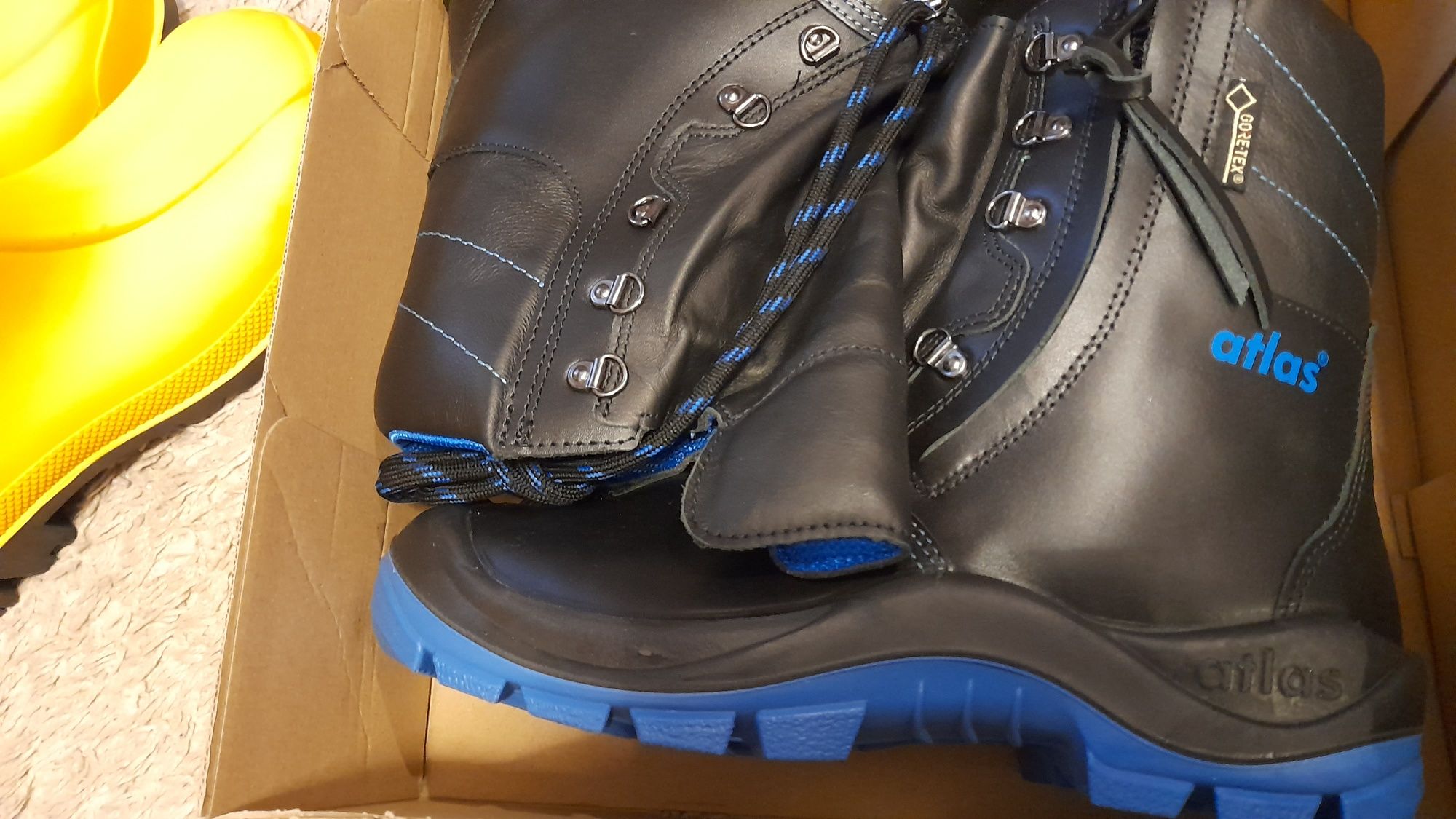 Buty zimowe wysokie skórzane firmy atlas